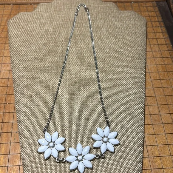 Necklace Combo Silver White Floral 22” and Delicate Floating Iridescent Bead 18” - Picture 12 of 14